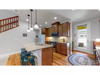 Photo #6: 943795 Listing