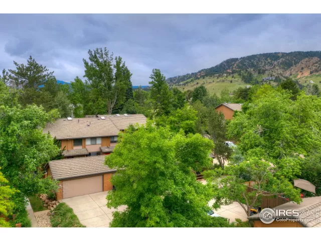 MLS: 943922 Condo For Sale