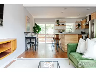 Photo #4: 943987 Listing