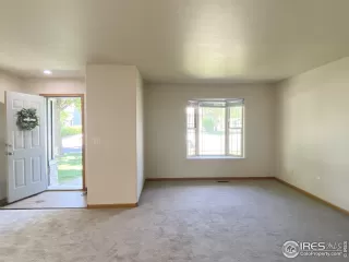 Photo #6: 944031 Listing