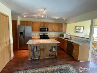 Photo #4: 944100 Listing