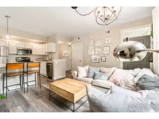 Photo #4: 944138 Listing