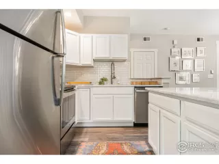 Photo #6: 944138 Listing