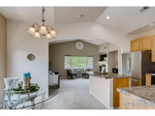 Photo #4: 944233 Listing