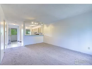 Photo #5: 944306 Listing