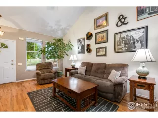 Photo #4: 944365 Listing