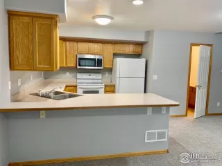 Photo #3: 944445 Listing