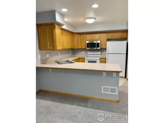 Photo #4: 944445 Listing