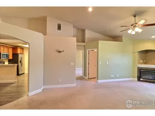 Photo #6: 944555 Listing