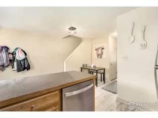 Photo #5: 944620 Listing