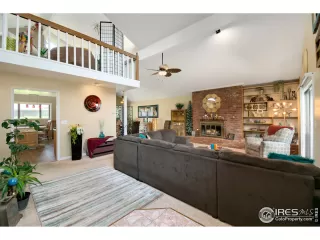 Photo #5: 944621 Listing