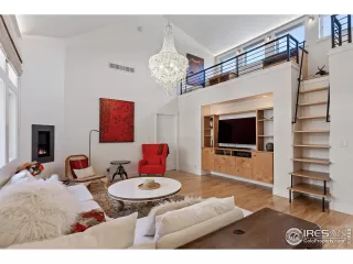 Photo #5: 944757 Listing