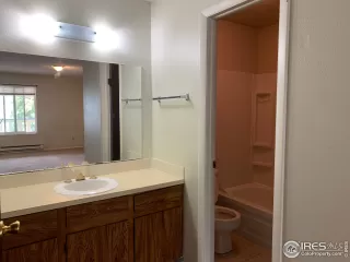 Photo #5: 944819 Listing