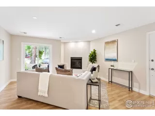 Photo #2: 944912 Listing