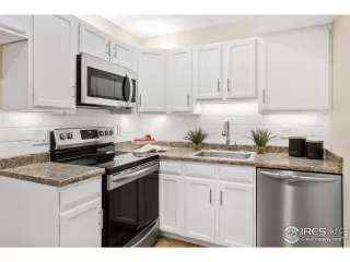 Photo #5: 944912 Listing