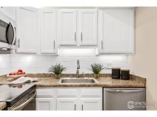 Photo #6: 944912 Listing