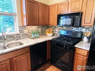 Photo #5: 944924 Listing 