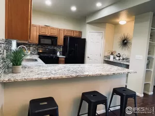 Photo #6: 944924 Listing 