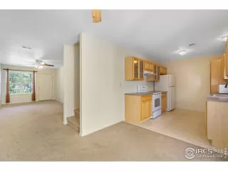 Photo #5: 944944 Listing