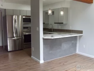 Photo #6: 944956 Listing