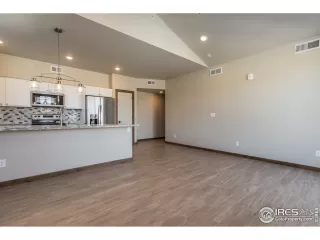 Photo #3: 945008 Listing