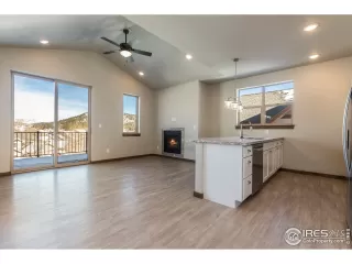 Photo #4: 945008 Listing