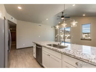 Photo #5: 945008 Listing