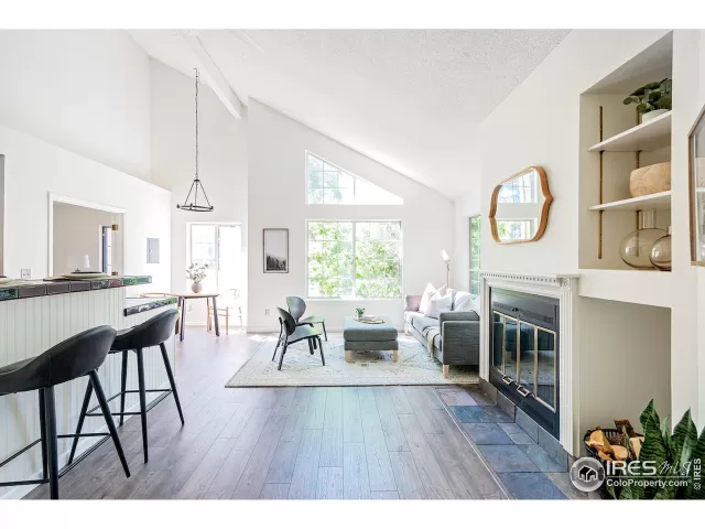 MLS: 945034 Condo For Sale