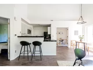 Photo #2: 945034 Listing