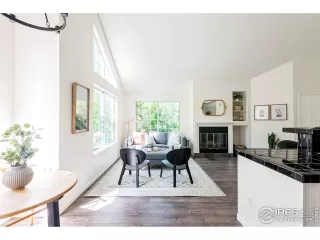 Photo #4: 945034 Listing