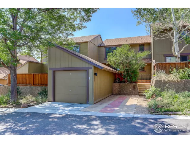 MLS: 945144 Condo For Sale