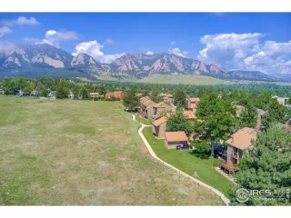 Photo #2: 945144 Listing