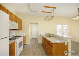 Photo #4: 945146 Listing