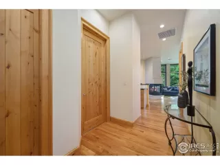 Photo #2: 945190 Listing