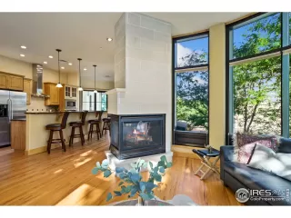 Photo #6: 945190 Listing