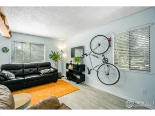 Photo #2: 945242 Listing