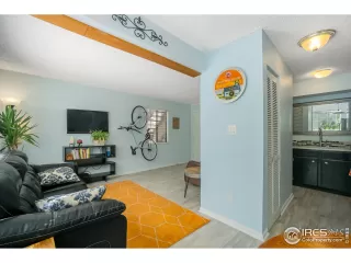 Photo #4: 945242 Listing