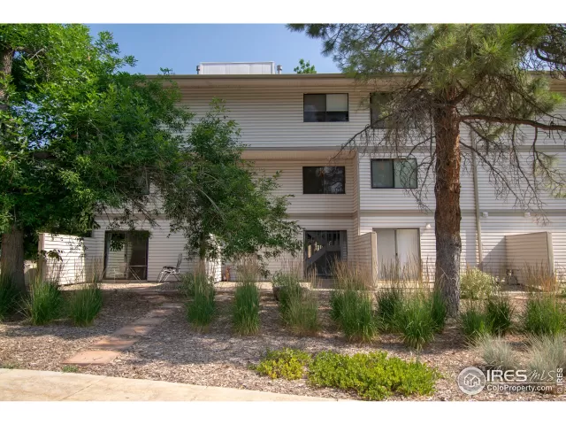 MLS: 945328 Condo For Sale