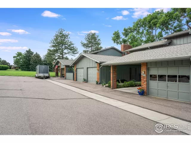 MLS: 945332 Condo For Sale