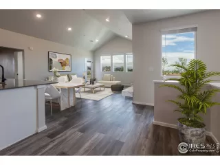 Photo #5: 945403 Listing