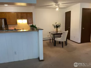 Photo #4: 945404 Listing