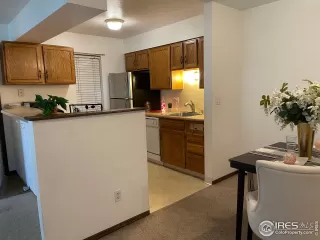 Photo #5: 945404 Listing