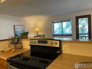 Photo #6: 945404 Listing