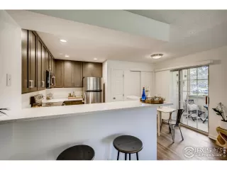 Photo #6: 945549 Listing