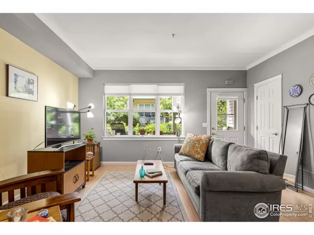 MLS: 945627 Condo For Sale