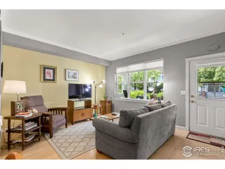 Photo #6: 945627 Listing