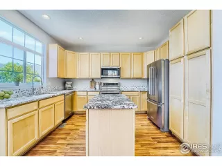 Photo #4: 945681 Listing