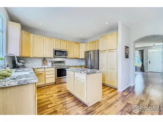 Photo #5: 945681 Listing