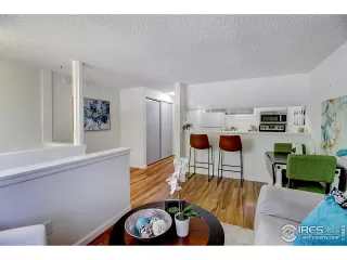 Photo #6: 945692 Listing