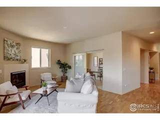 Photo #4: 945703 Listing